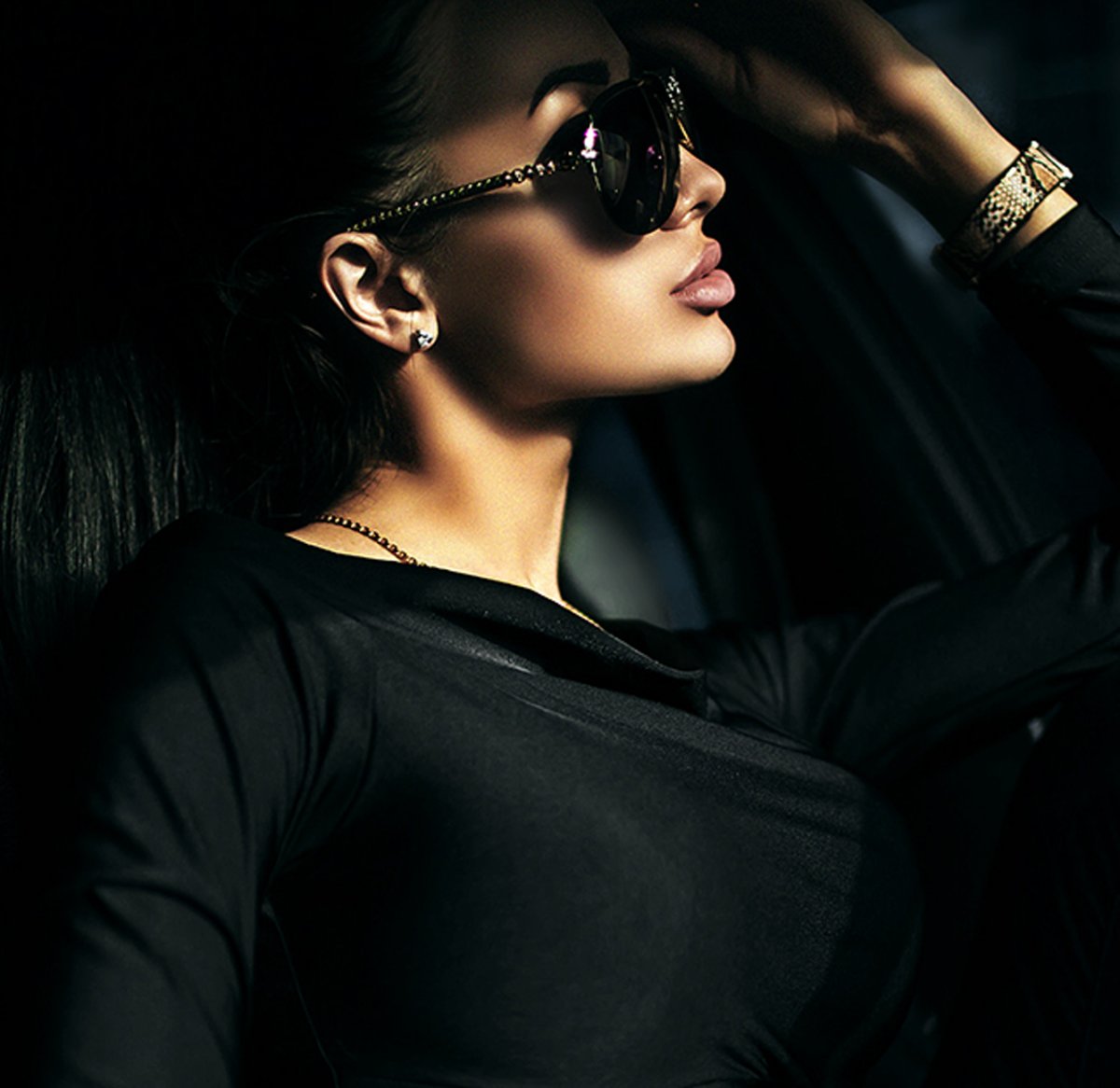 Строгая ава